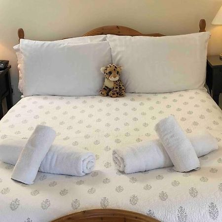 Secluded Romantic Cotswolds Barn - Sleeps 2 To 4 - Near Cirencester - Dog Friendly Villa Kemble Esterno foto