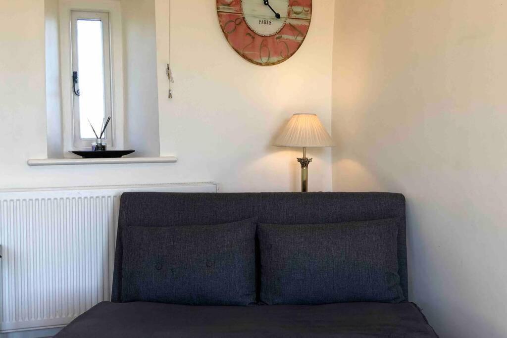 Secluded Romantic Cotswolds Barn - Sleeps 2 To 4 - Near Cirencester - Dog Friendly Villa Kemble Esterno foto