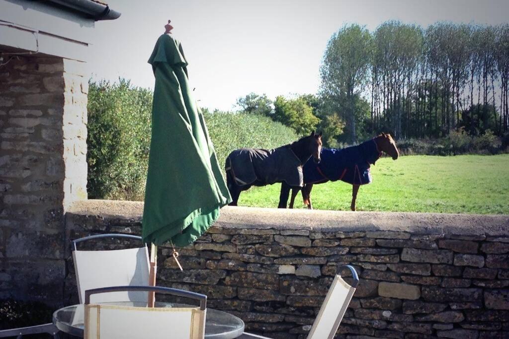 Secluded Romantic Cotswolds Barn - Sleeps 2 To 4 - Near Cirencester - Dog Friendly Villa Kemble Esterno foto
