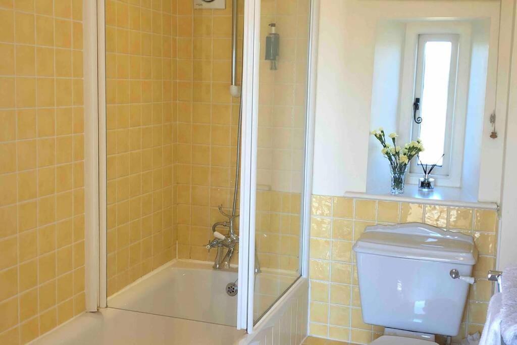 Secluded Romantic Cotswolds Barn - Sleeps 2 To 4 - Near Cirencester - Dog Friendly Villa Kemble Esterno foto