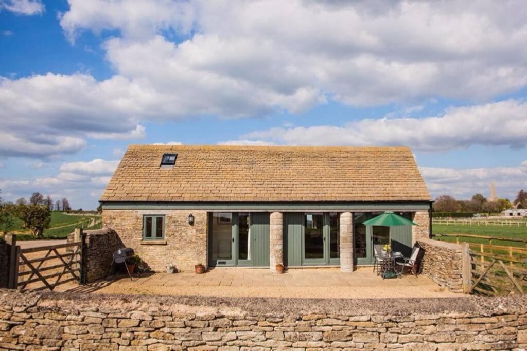 Secluded Romantic Cotswolds Barn - Sleeps 2 To 4 - Near Cirencester - Dog Friendly Villa Kemble Esterno foto